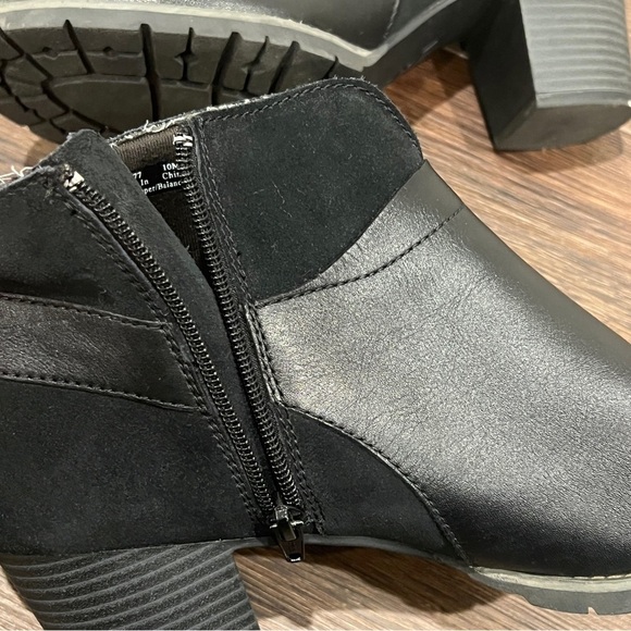 Clarks Women's Mission Parker Boot Size 10M Block Heel Black Leather Suede - Picture 8 of 10